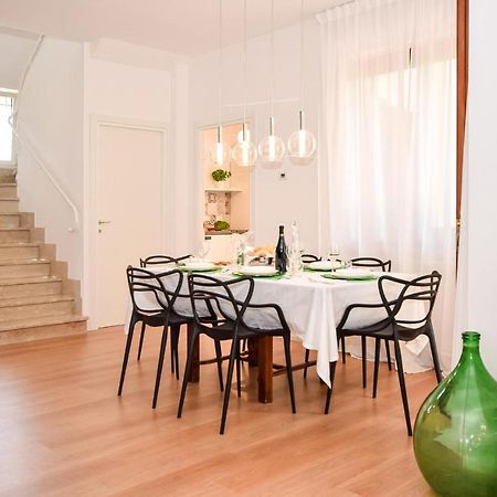 Cozy Home In Anguillara Sabazia With Kitchenette エクステリア 写真