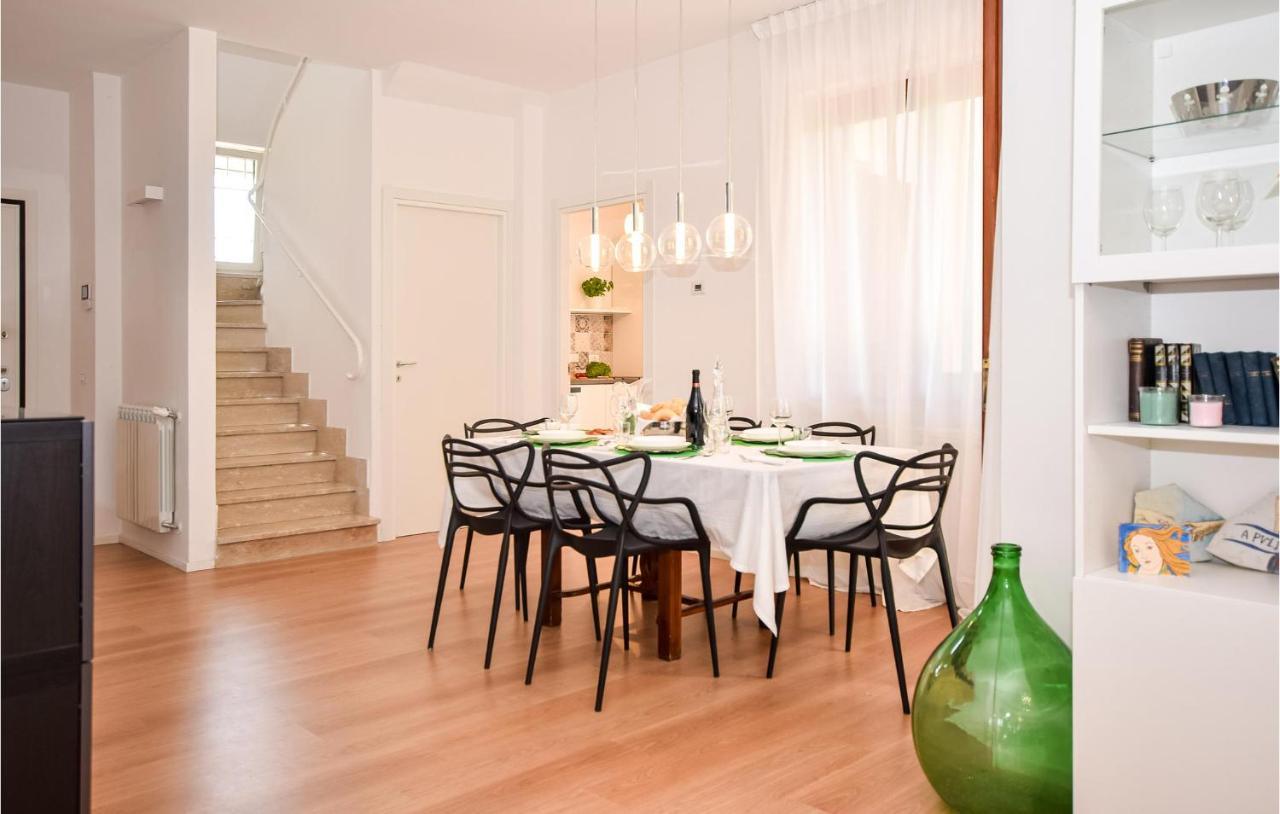 Cozy Home In Anguillara Sabazia With Kitchenette エクステリア 写真