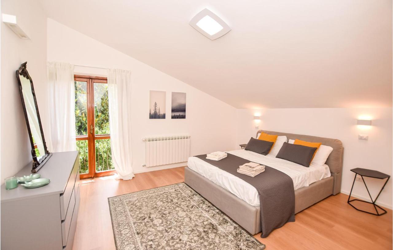 Cozy Home In Anguillara Sabazia With Kitchenette エクステリア 写真