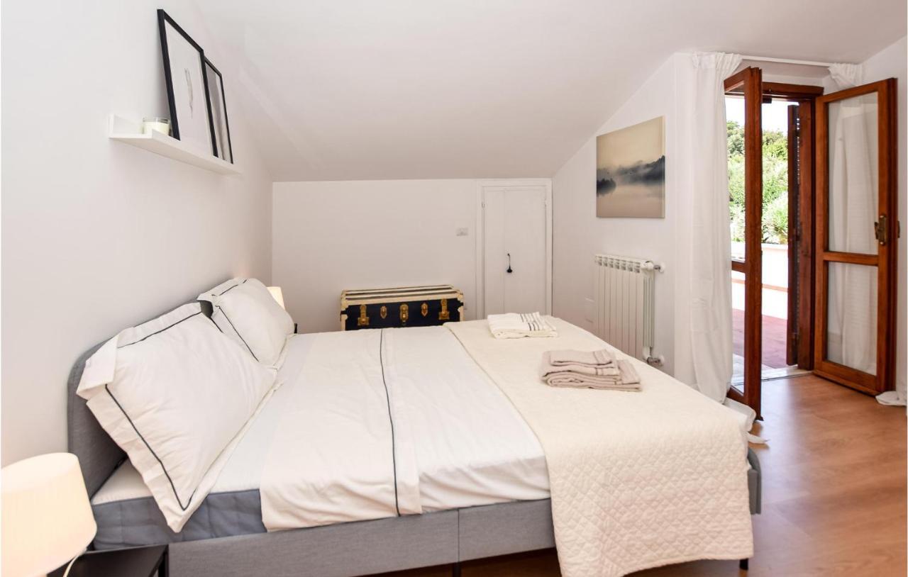 Cozy Home In Anguillara Sabazia With Kitchenette エクステリア 写真
